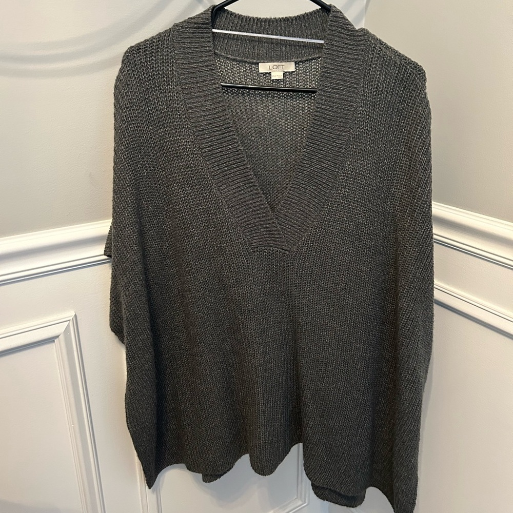Poncho LOFT sweater
